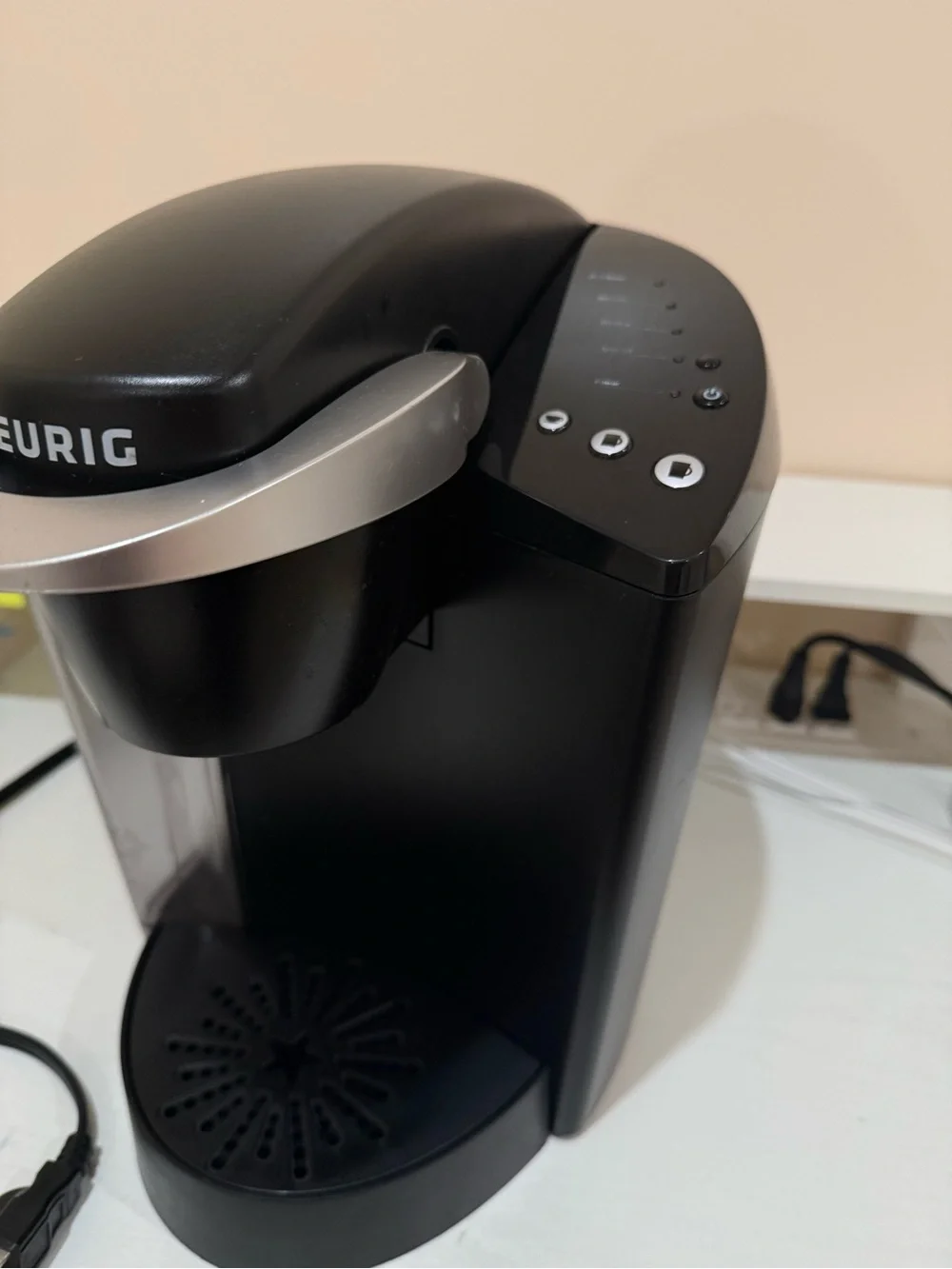 Keurig Black Single-Serve Coffee Brewer with Transparent Reservoir
